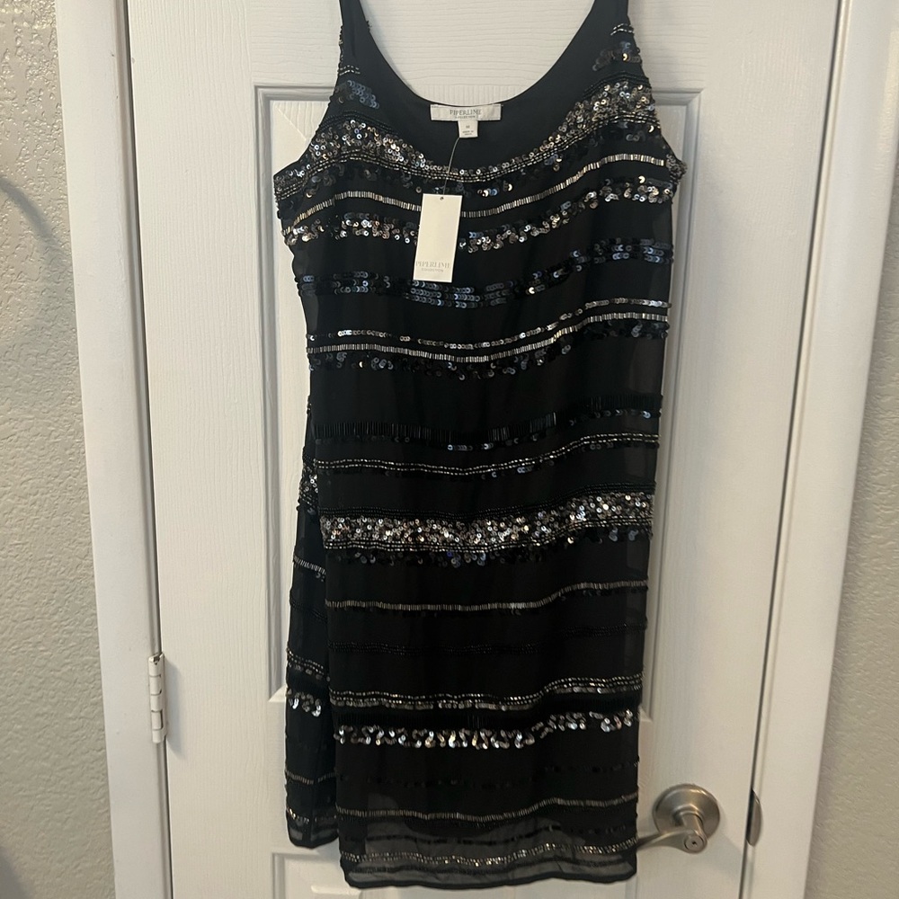 Evening dress with sequins and sparkles